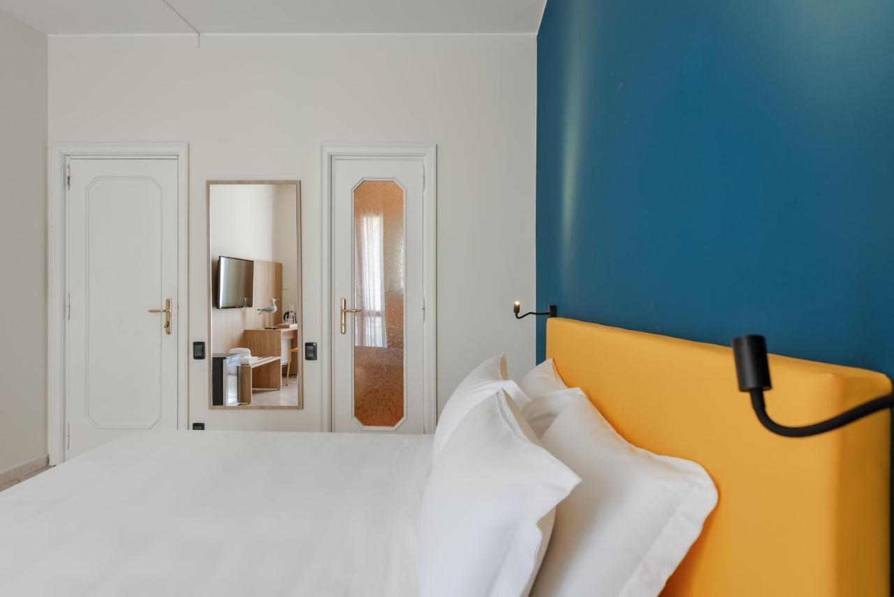 Hotel Riva Аласио Екстериор снимка